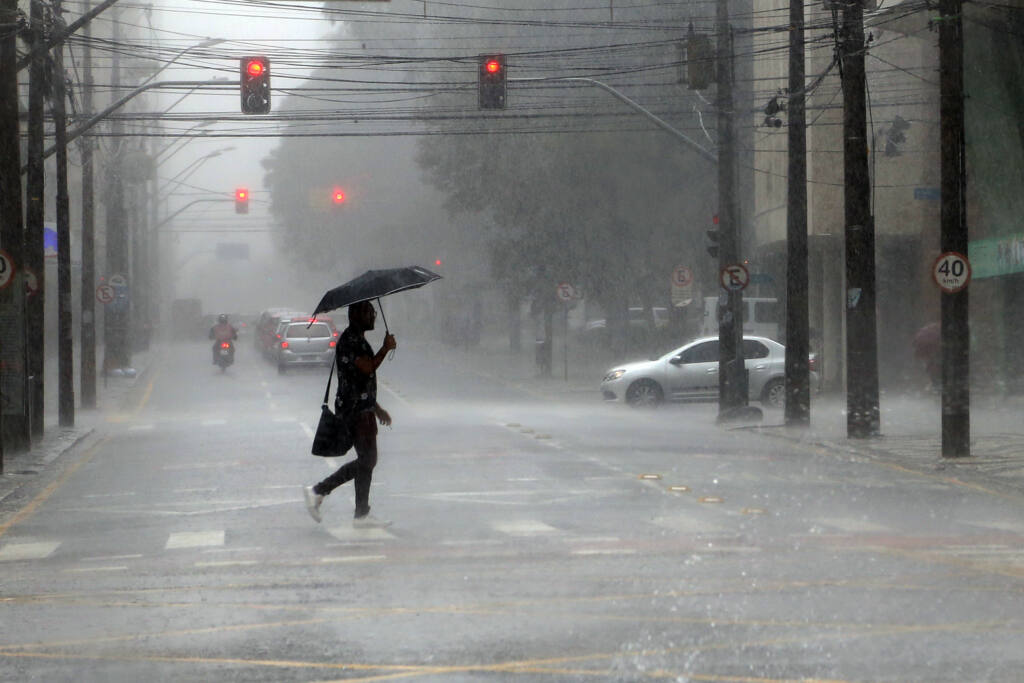 curitiba_-_chuva003