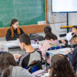 Cerca de um milhão de estudantes da rede estadual volta às aulas nesta quarta Cerca de um milhão de estudantes da rede estadual volta às aulas nesta quarta