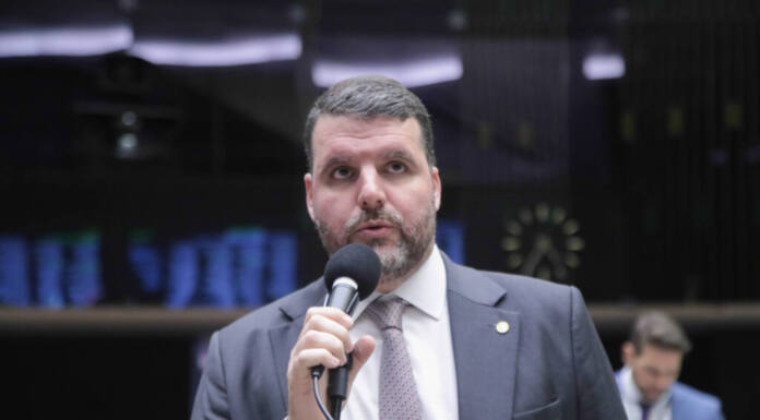 Câmara aprova projeto que barra benefícios sociais a invasores de terras