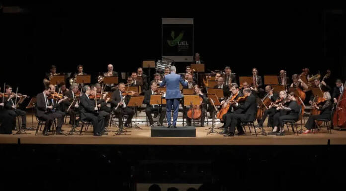 Orquestra da UEL apresenta Mozart, Bennett e Mendelssohn com maestro britânico